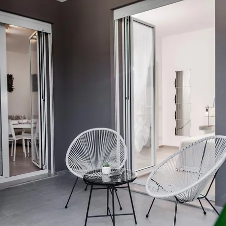 Apartment Apulialux - Modern Apt Con Jacuzzi E Box Auto Privato *