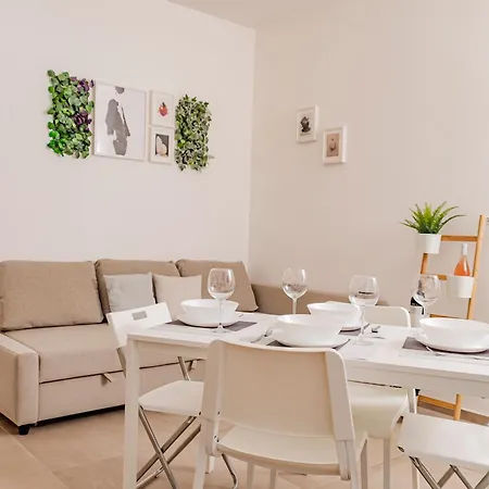 Apulialux - Modern Apt Con Jacuzzi E Box Auto Privato Apartment Bari