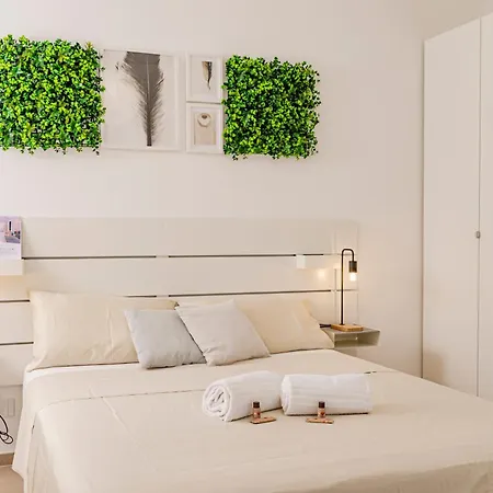 Apartment Apulialux - Modern Apt Con Jacuzzi E Box Auto Privato