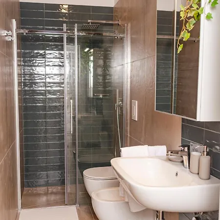Apulialux - Modern Apt Con Jacuzzi E Box Auto Privato * Bari