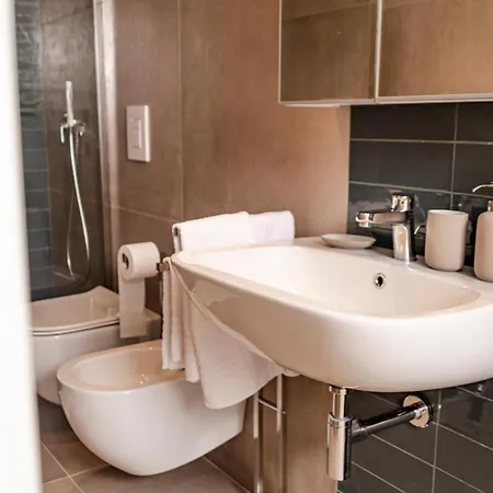 Apulialux - Modern Apt Con Jacuzzi E Box Auto Privato *